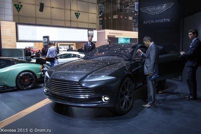 Dzhip Aston Martin Blizok K Proizvodstvu Plastikovye Mashiny