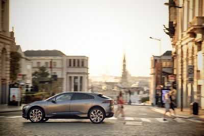 Jaguar I-PACE едет из Лондона в Брюссель без подзарядки Jaguar I-PACE едет из Лондона в Брюссель без подзарядки