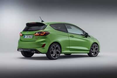 Ford Fiesta примеряет новое семейное лицо в Париже