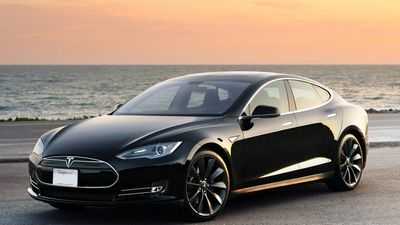Электромобиль Tesla Model S обложили налогом в размере 15000 долларов