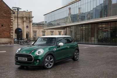 MINI 60 Years Edition и Lifestyle Collection теперь доступны в Сингапуре