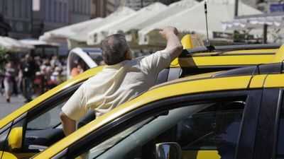 GrabTaxi, Hailo соответствует нормативным требованиям; Парное такси отклонено