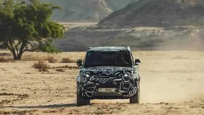 Эксперты Красного Креста тестируют новый прототип Land Rover Defender в пустыне