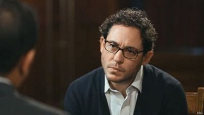 молодых людях