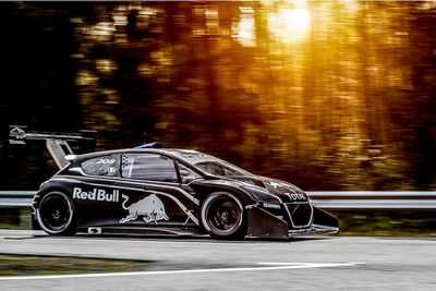 Peugeot представляет специально построенный 208 T16 Pikes Peak