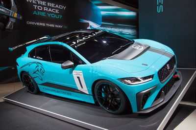 Jaguar I-PACE eTROPHY дебютирует во всем мире Jaguar I-PACE eTROPHY дебютирует во всем мире